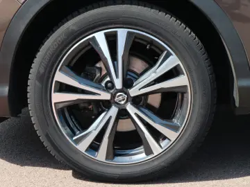 NISSAN Qashqai 1.3 DIG-T DCT Navi Pano LEASING