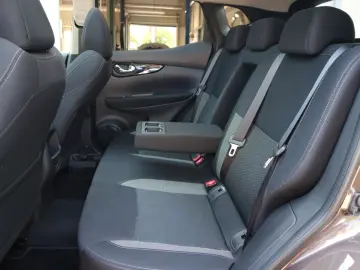 NISSAN Qashqai 1.3 DIG-T DCT Navi Pano LEASING
