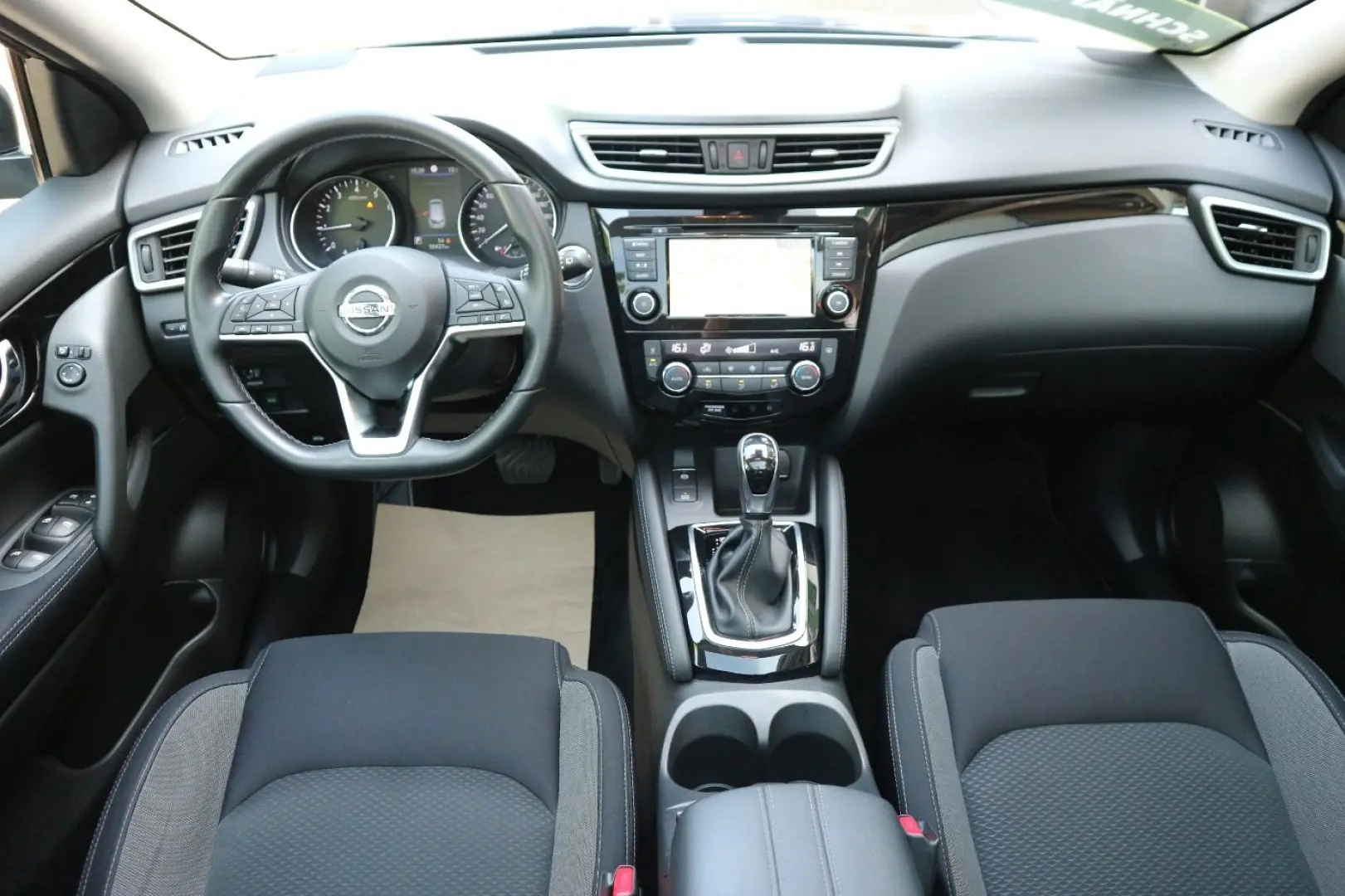 NISSAN Qashqai 1.3 DIG-T DCT Navi Pano LEASING