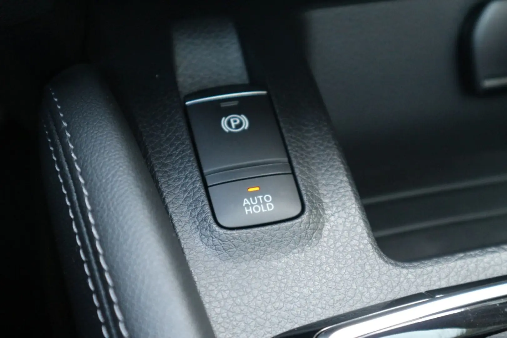 NISSAN Qashqai 1.3 DIG-T DCT Navi Pano LEASING