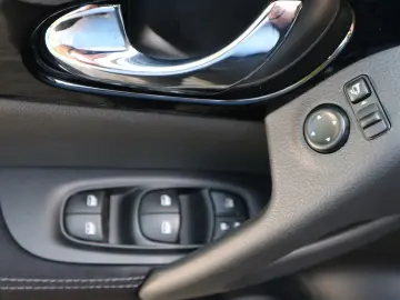 NISSAN Qashqai 1.3 DIG-T DCT Navi Pano LEASING