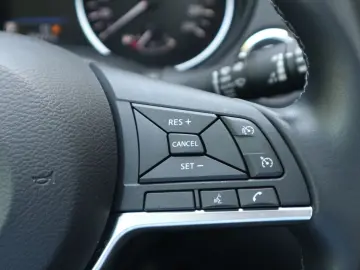 NISSAN Qashqai 1.3 DIG-T DCT Navi Pano LEASING