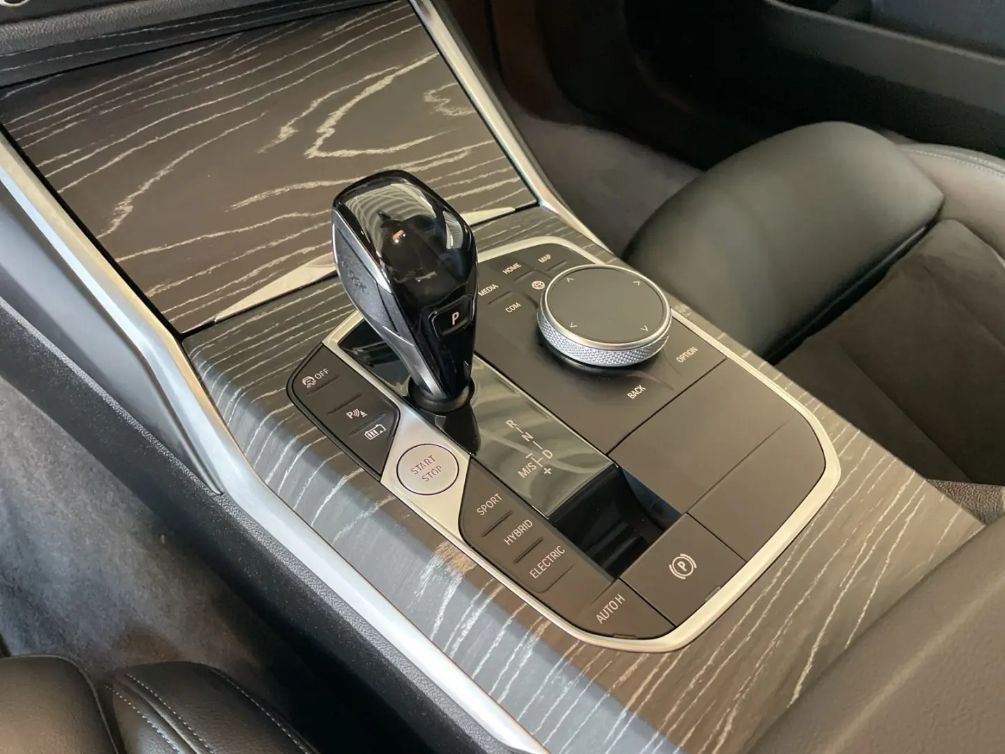 BMW 330e Limousine M Sport Navi Harman/K Head-Up LEASING