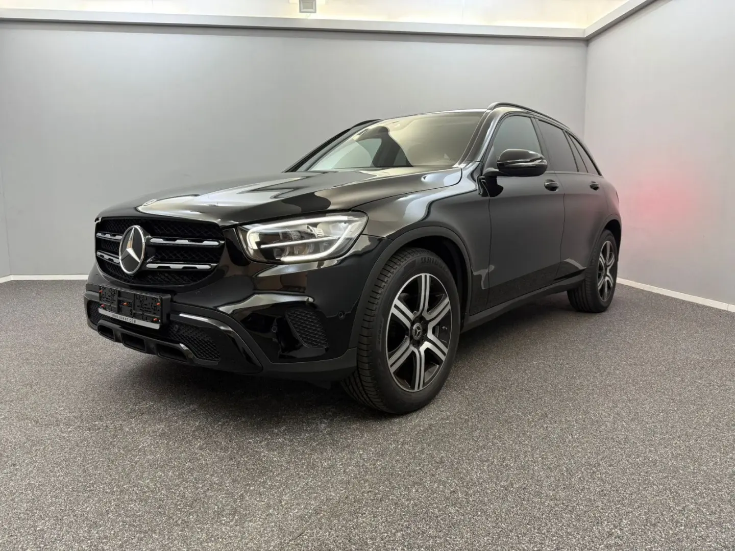 MERCEDES BENZ GLC 200d 4M Night*PANO*DISTR+*LEASING
