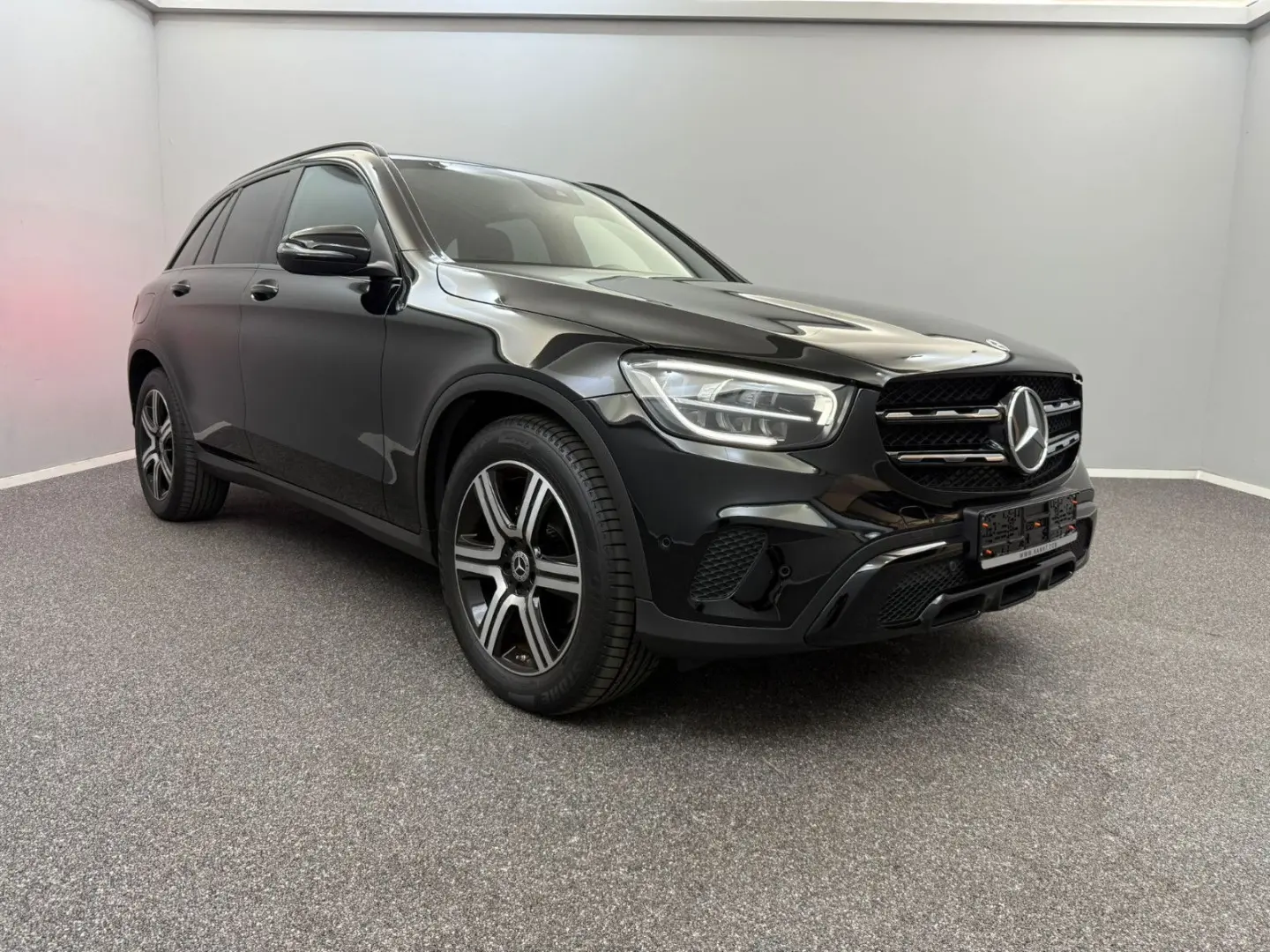 MERCEDES BENZ GLC 200d 4M Night*PANO*DISTR+*LEASING