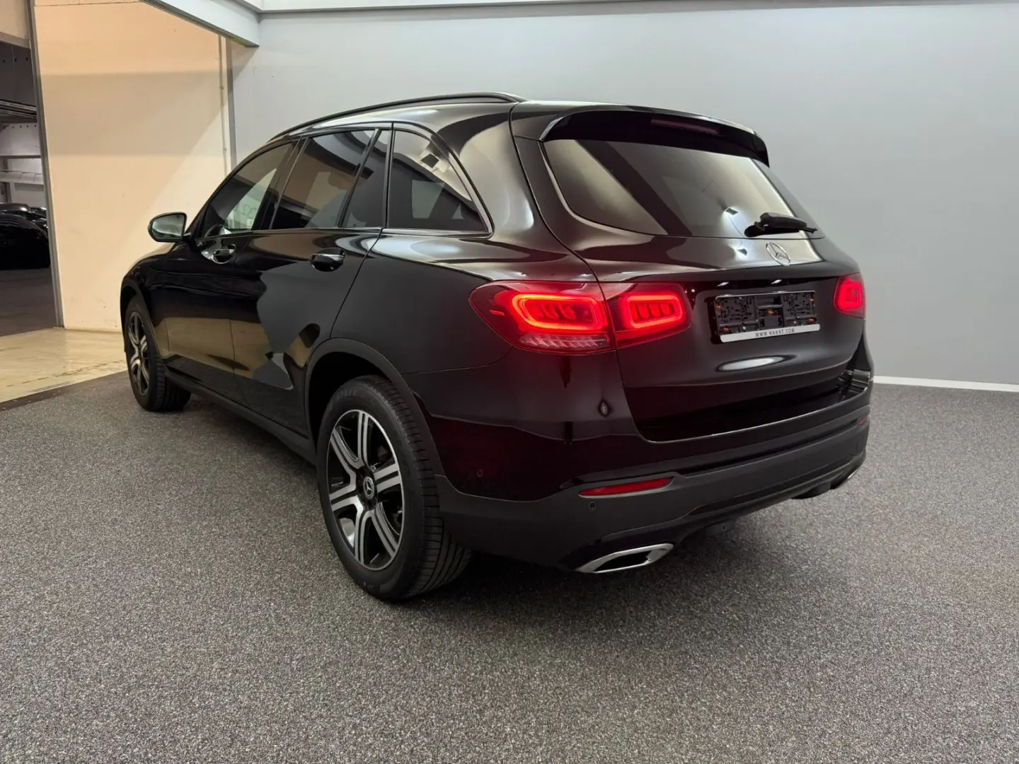 MERCEDES BENZ GLC 200d 4M Night*PANO*DISTR+*LEASING