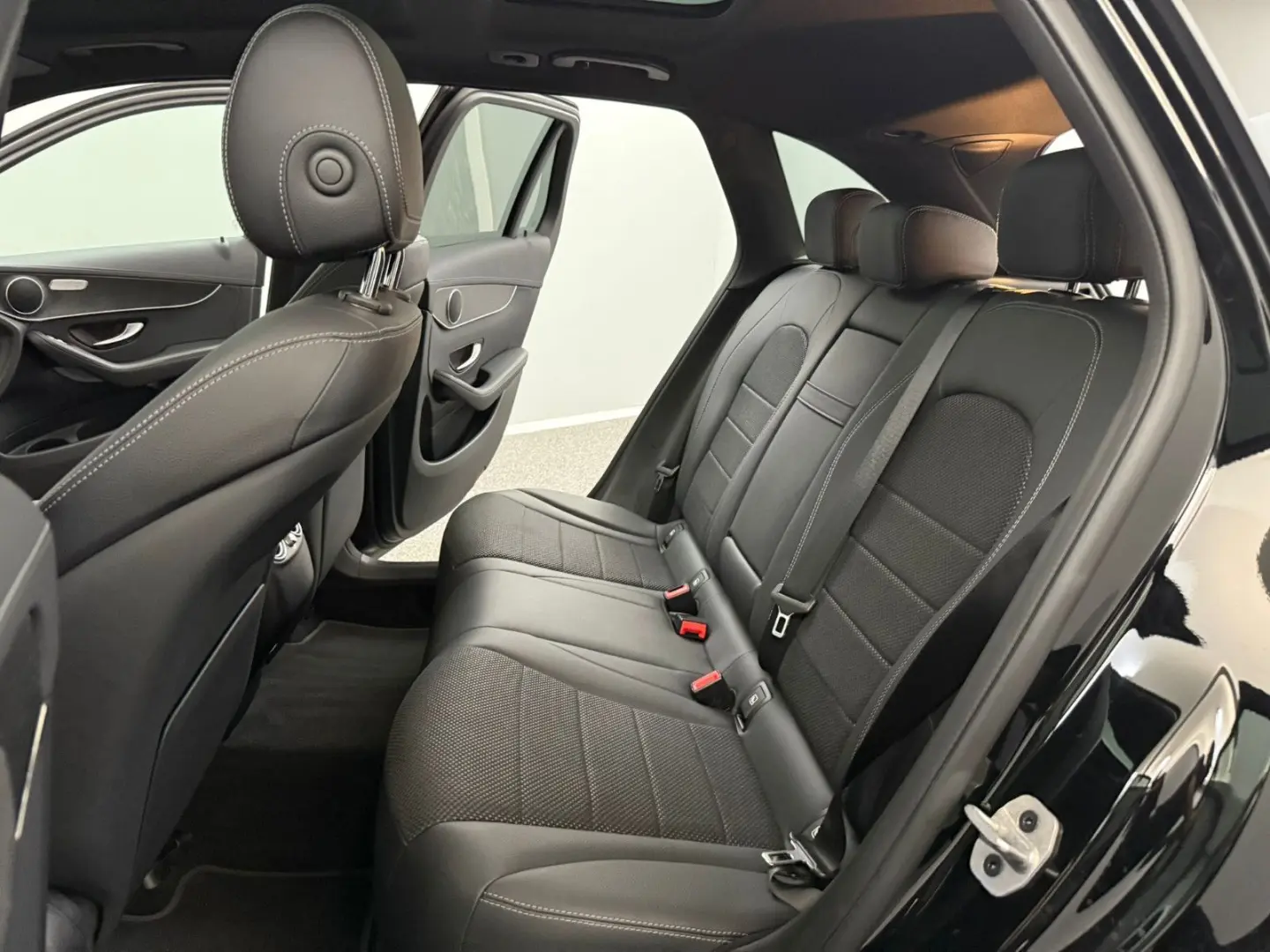 MERCEDES BENZ GLC 200d 4M Night*PANO*DISTR+*LEASING