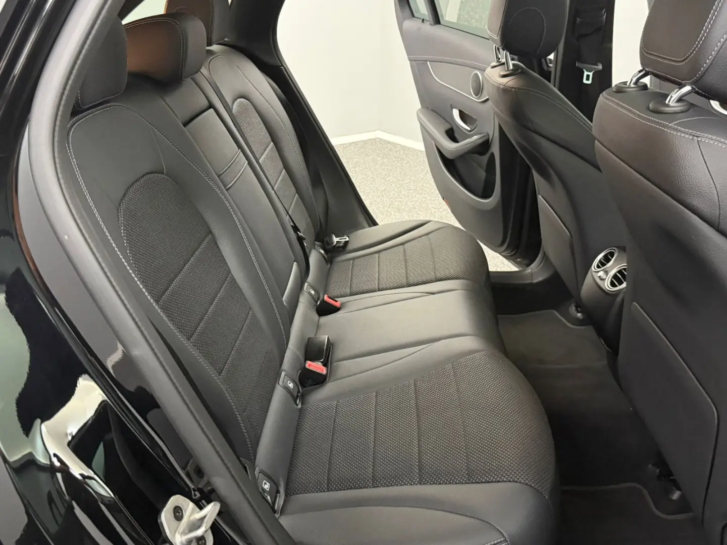MERCEDES BENZ GLC 200d 4M Night*PANO*DISTR+*LEASING