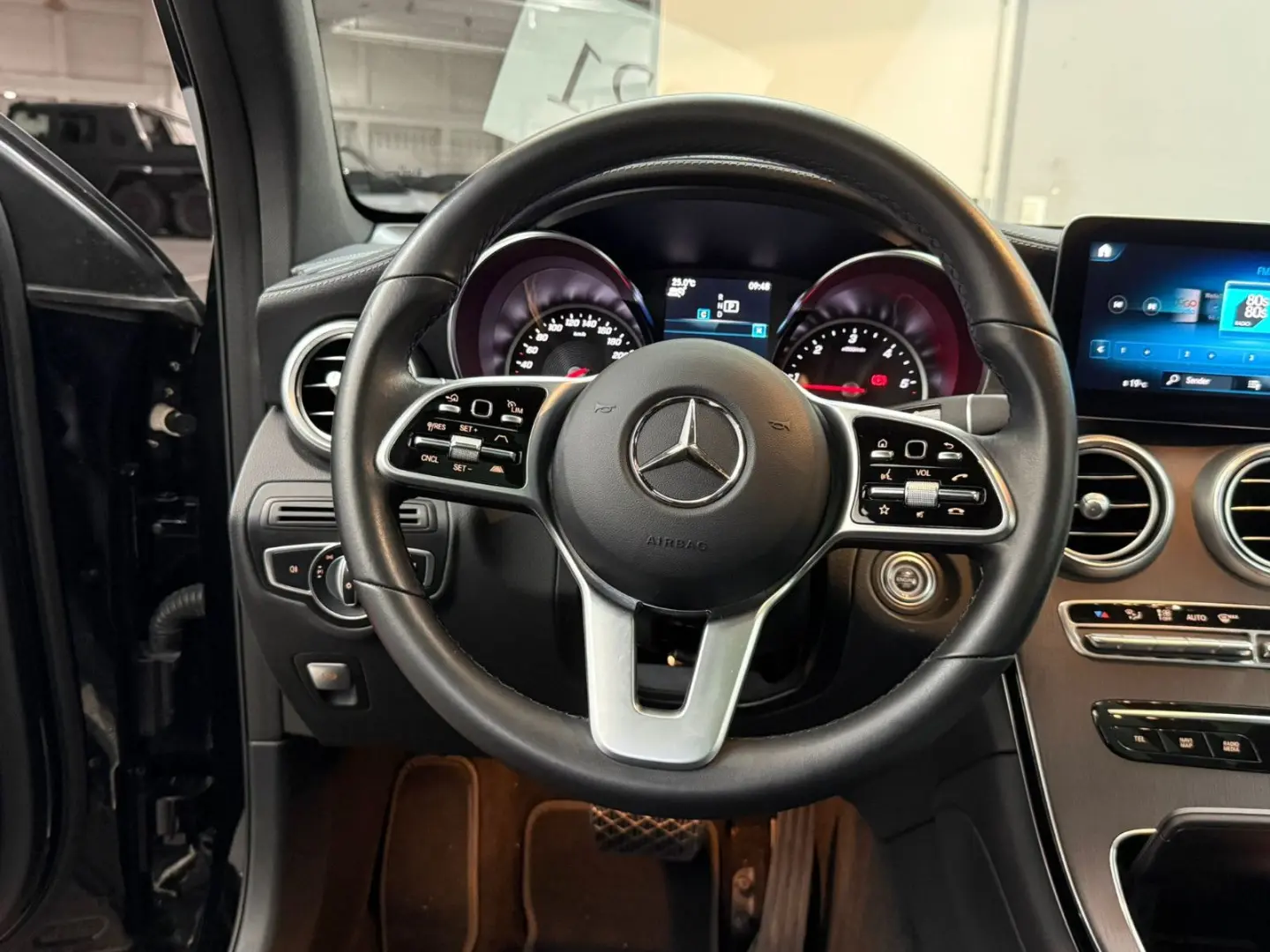 MERCEDES BENZ GLC 200d 4M Night*PANO*DISTR+*LEASING