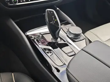 BMW 545 e xDrive HUD ACC Leder LEASING