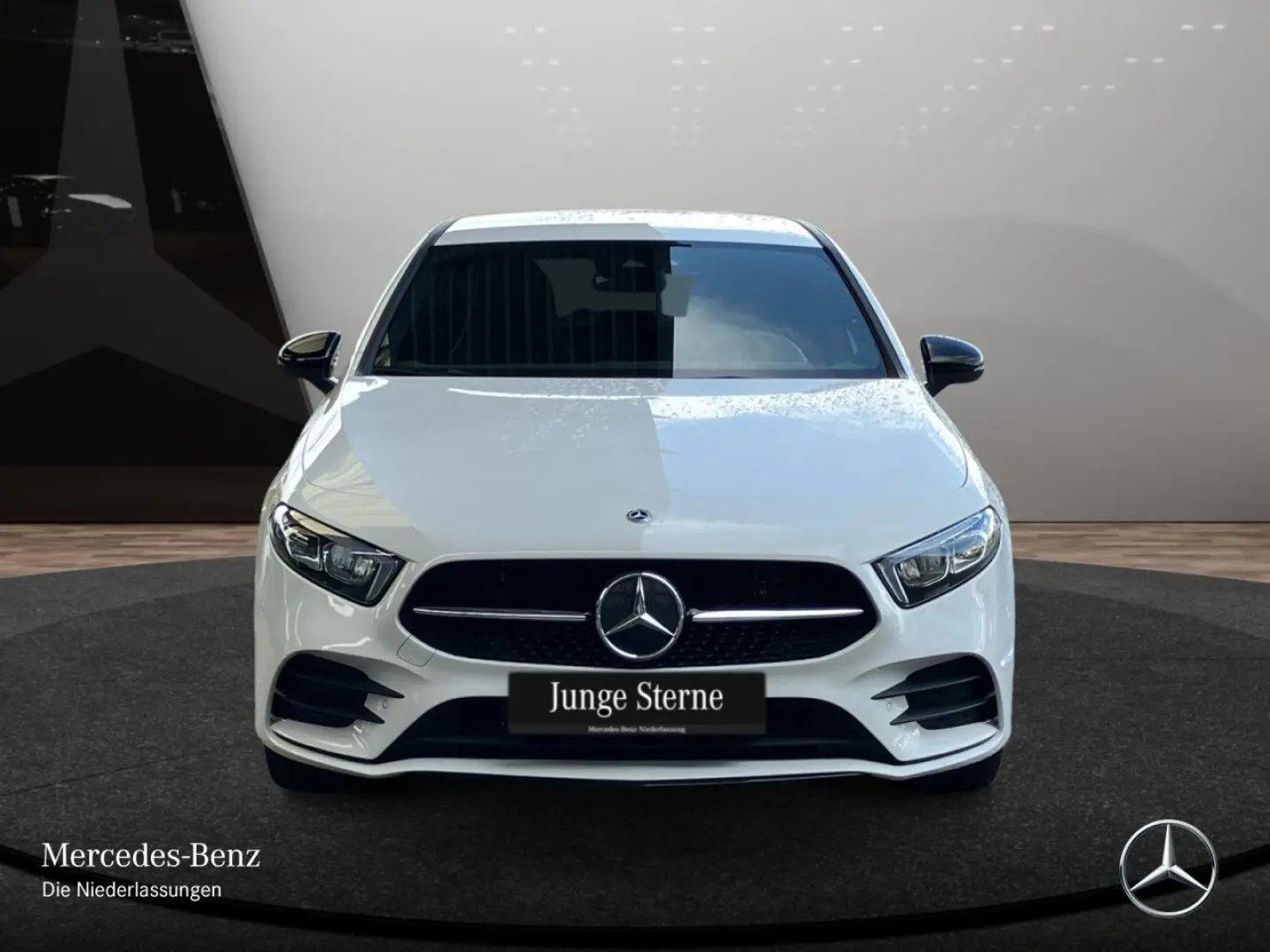 MERCEDES BENZ A250 e AMG/Night/LED/CarPlay/LEASING