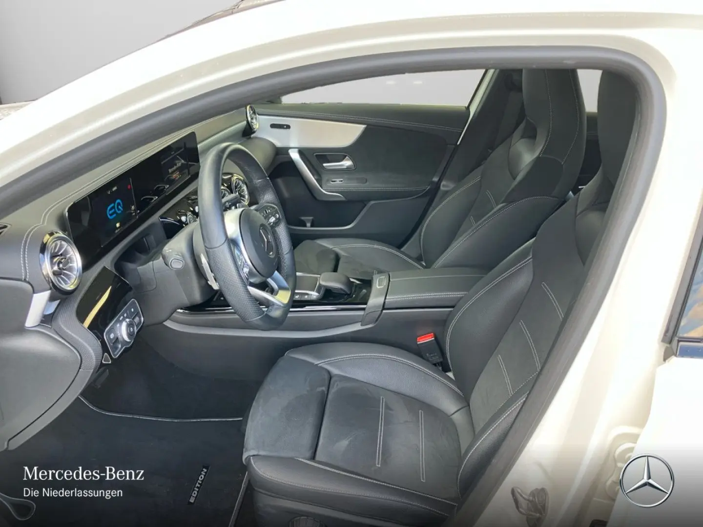 MERCEDES BENZ A250 e AMG/Night/LED/CarPlay/LEASING
