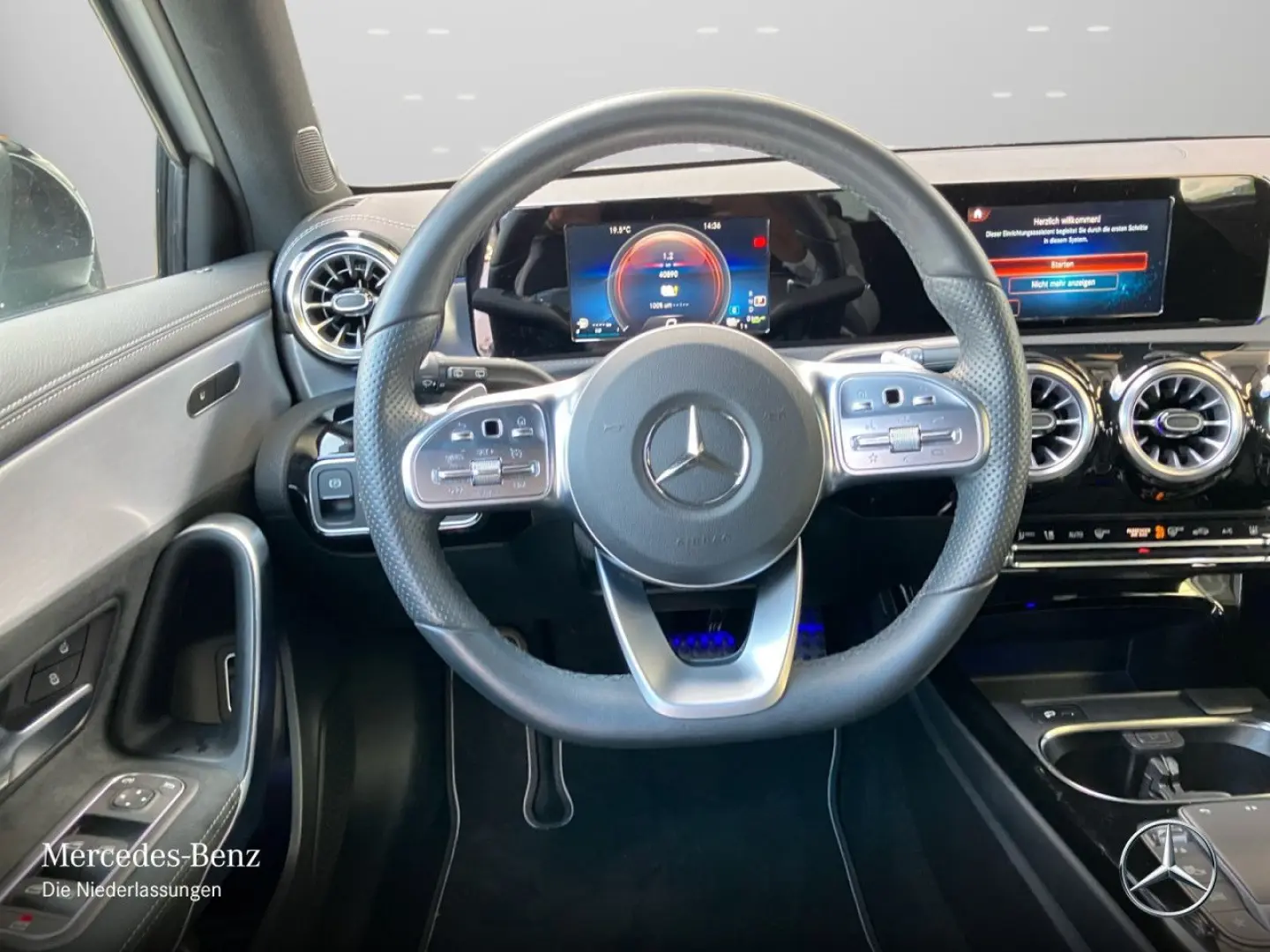 MERCEDES BENZ A250 e AMG/Night/LED/CarPlay/LEASING