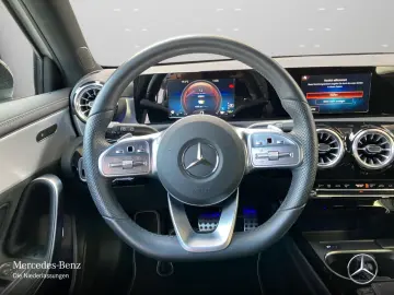 MERCEDES BENZ A250 e AMG/Night/LED/CarPlay/LEASING