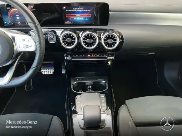 MERCEDES BENZ A250 e AMG/Night/LED/CarPlay/LEASING