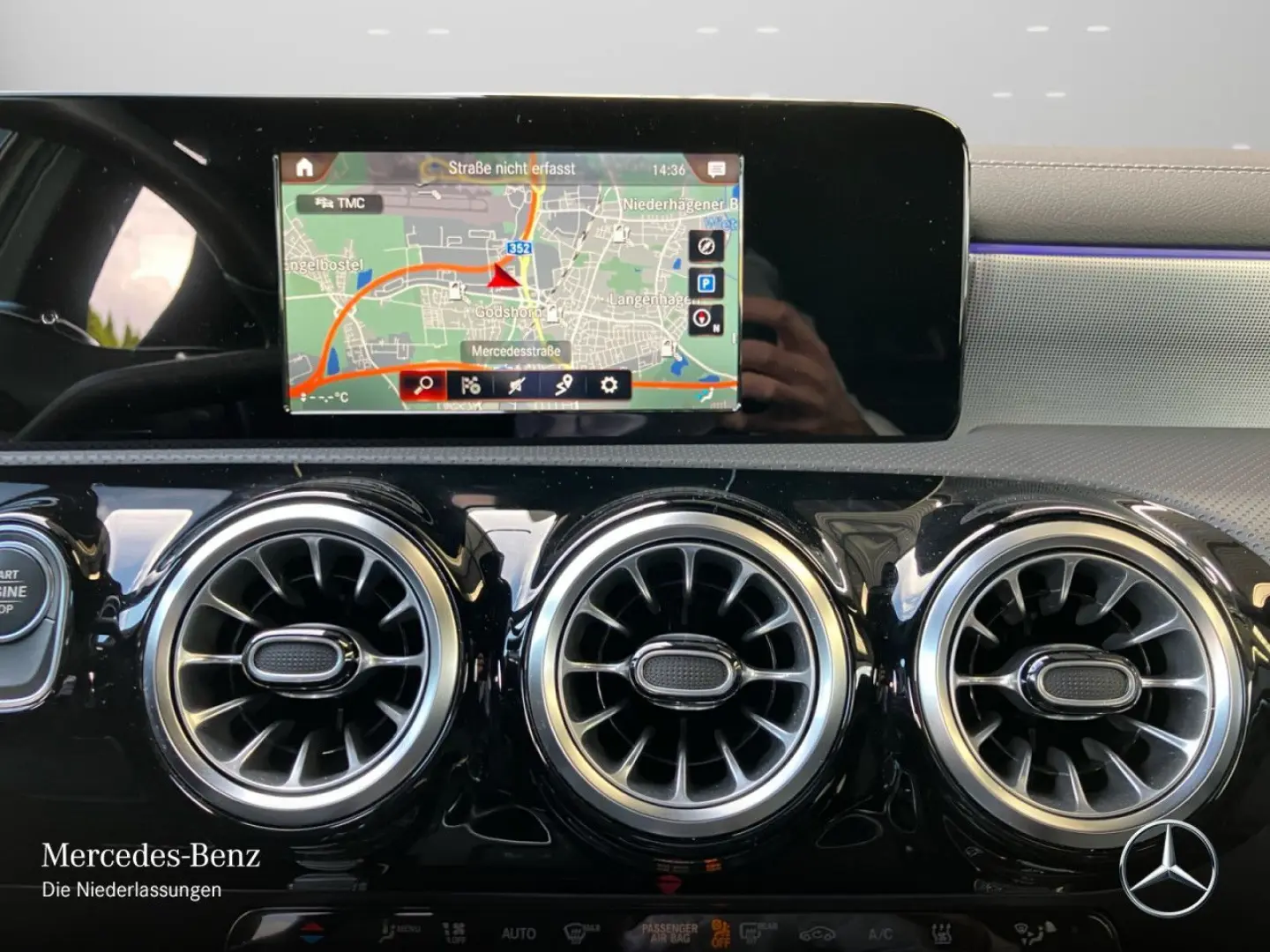MERCEDES BENZ A250 e AMG/Night/LED/CarPlay/LEASING