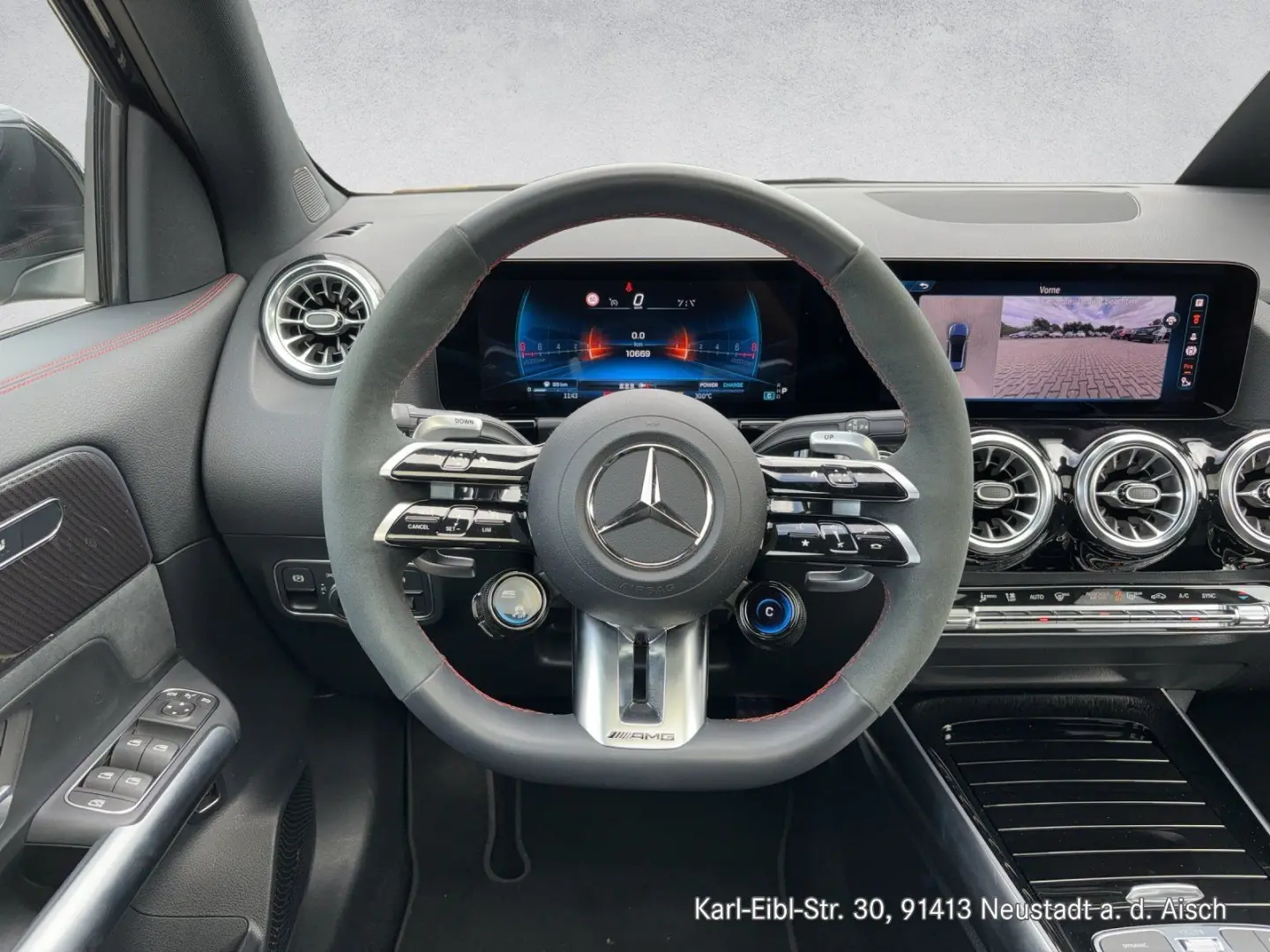 MERCEDES BENZ GLA 35 AMG 4M+PANO+MBEAM+360°+LEASING
