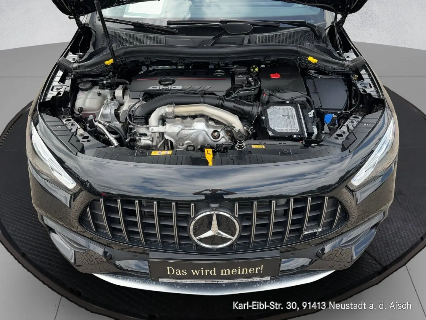 MERCEDES BENZ GLA 35 AMG 4M+PANO+MBEAM+360°+LEASING