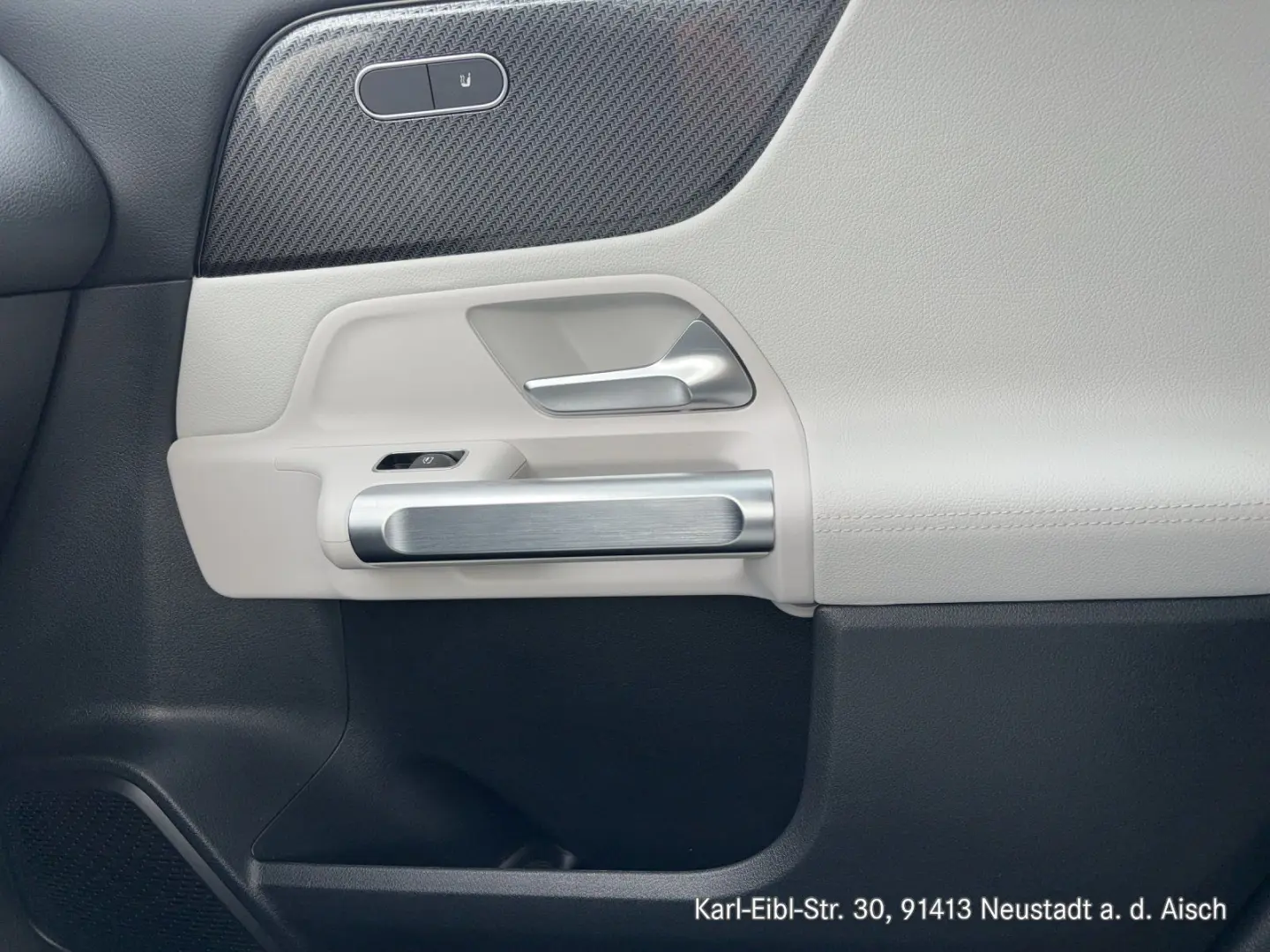 MERCEDES BENZ GLB 250 AMG+LED+LEASING