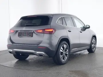 MERCDES BENZ GLA 180 PROGRESSIVE +KAMERA+LED+LEASING