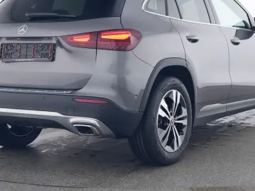 MERCDES BENZ GLA 180 PROGRESSIVE +KAMERA+LED+LEASING