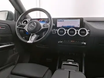 MERCDES BENZ GLA 180 PROGRESSIVE +KAMERA+LED+LEASING