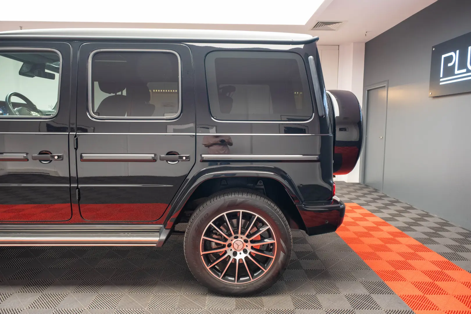 Mercedes Benz G500