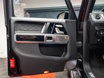 Mercedes Benz G500