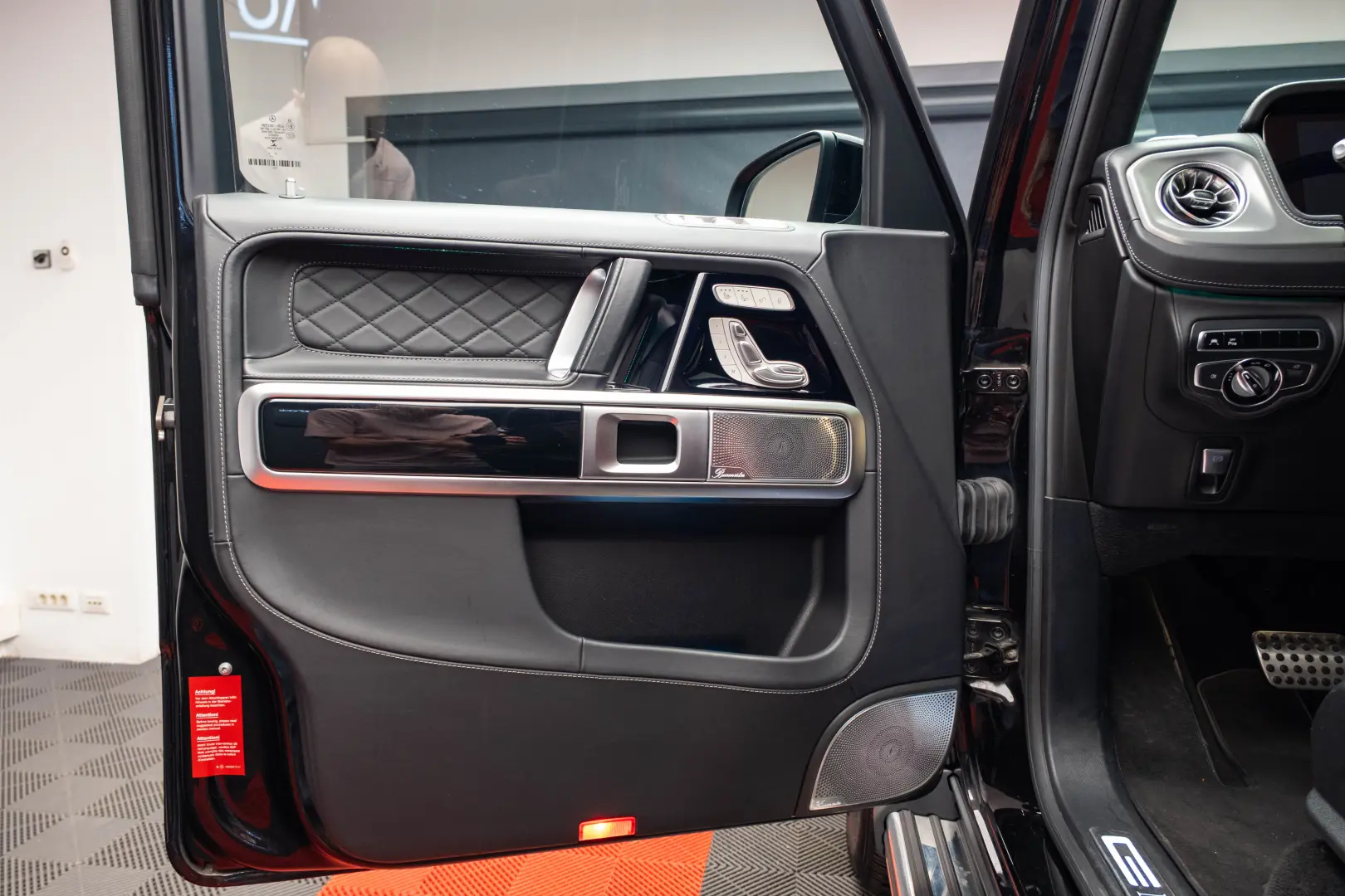 Mercedes Benz G500