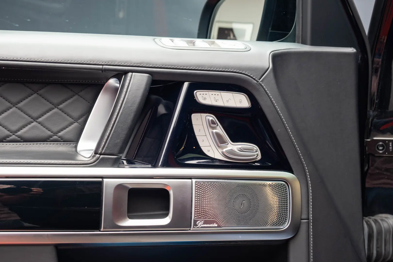 Mercedes Benz G500