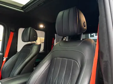 Mercedes Benz G500