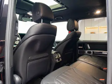 Mercedes Benz G500