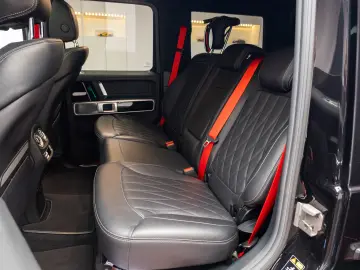 Mercedes Benz G500