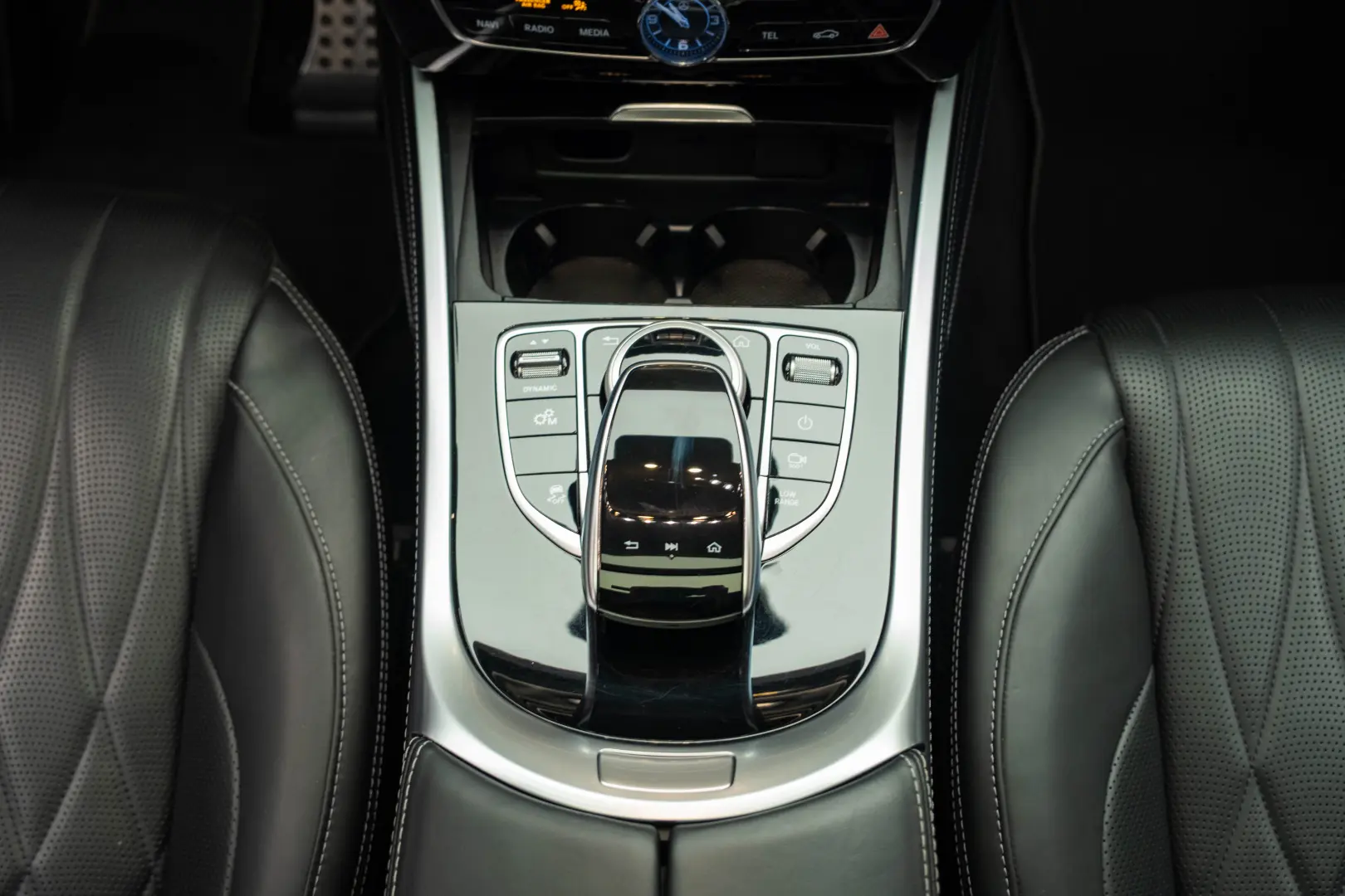 Mercedes Benz G500