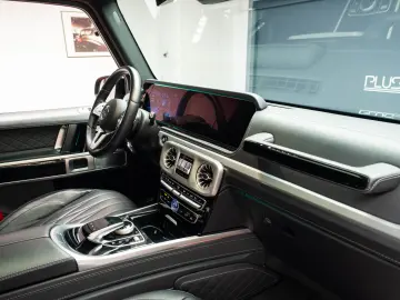 Mercedes Benz G500