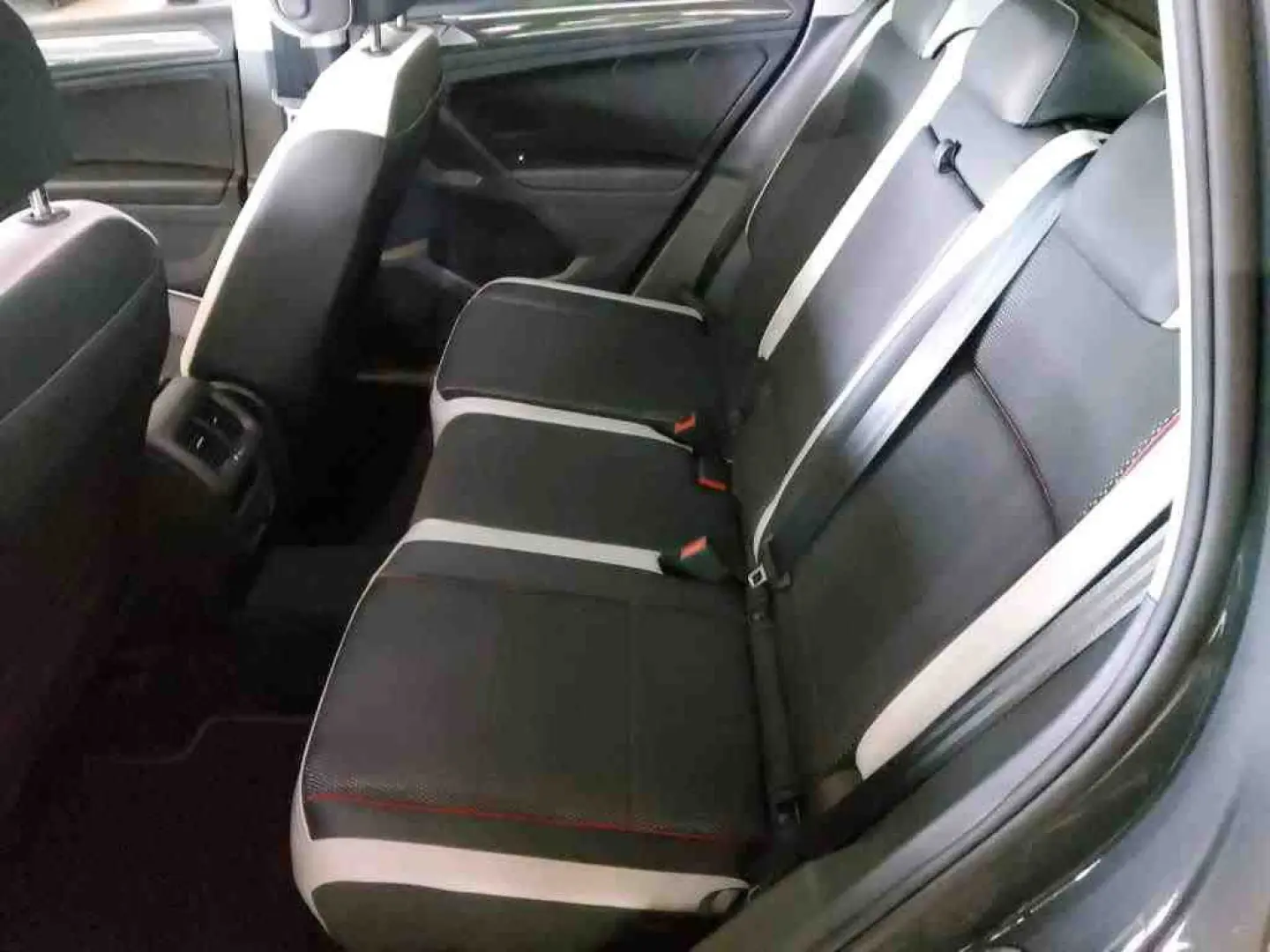Tiguan 2.0 TDI DSG URBAN SPORT*LED*KAMERA*NAVI*K