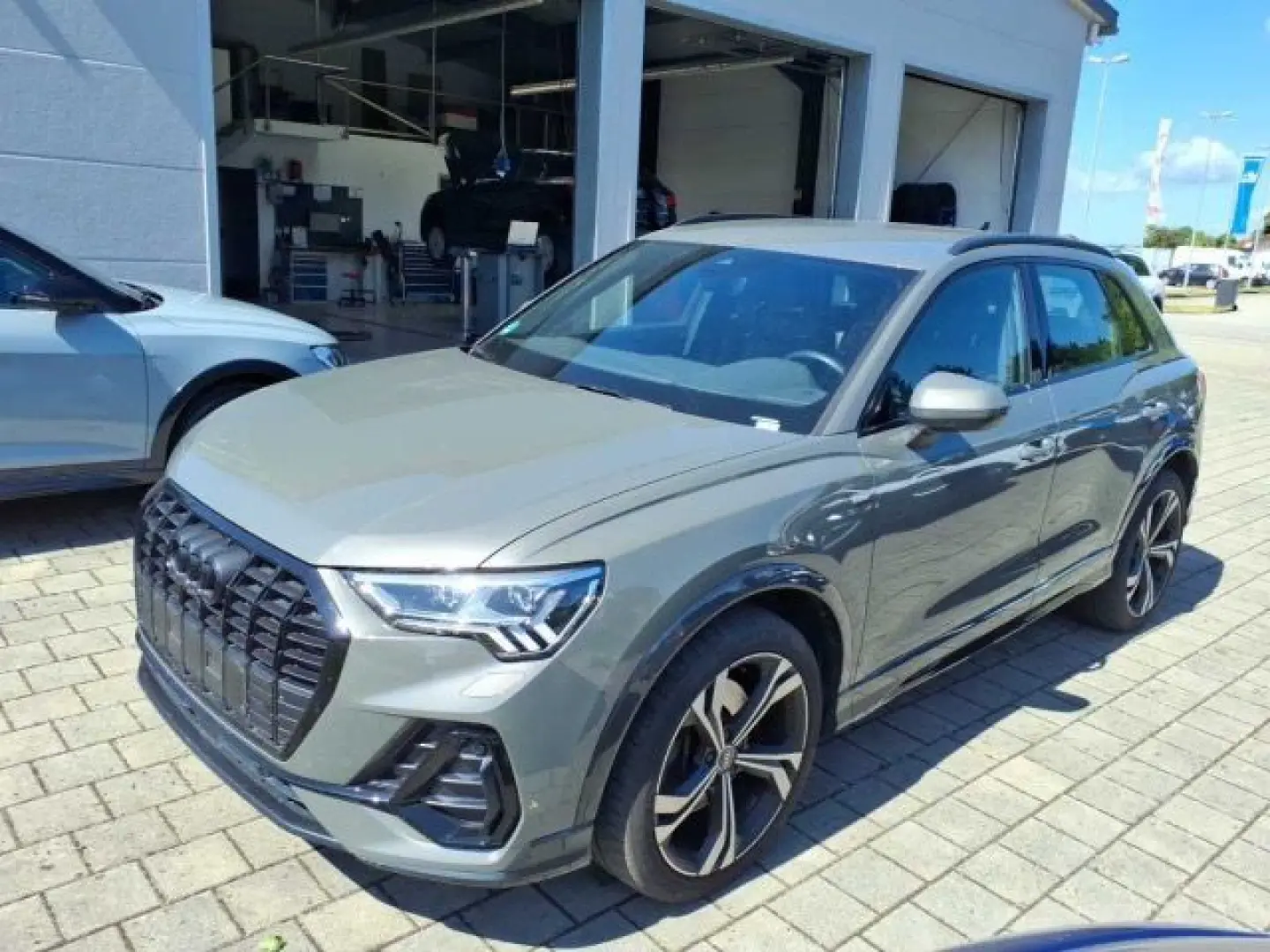 Q3 S line 45 TFSI quattro 180(245) kW(PS) S tron