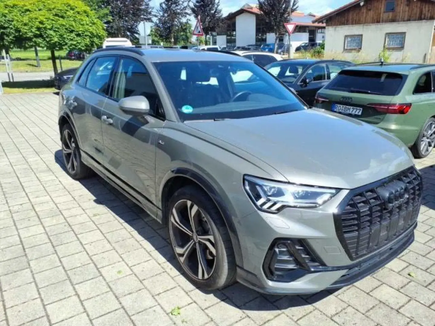 Q3 S line 45 TFSI quattro 180(245) kW(PS) S tron