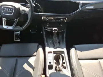 Q3 S line 45 TFSI quattro 180(245) kW(PS) S tron