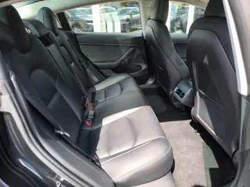 Model 3 RWD PANO+LED+NAVI+SHZ+KAMERA+ACC+WP