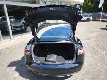 Model 3 RWD PANO+LED+NAVI+SHZ+KAMERA+ACC+WP