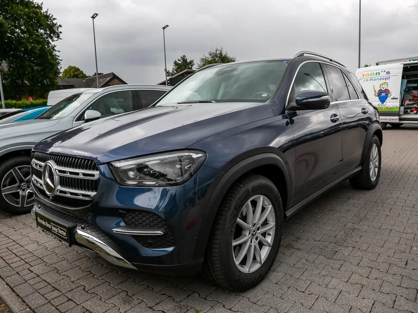 GLE 400 e 4M Advanced PLUS AHK Pano Distr Memory