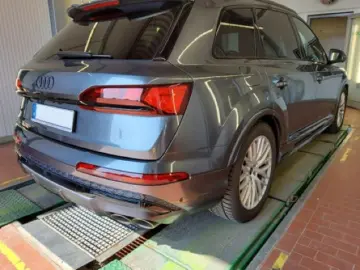 SQ7 4.0 TFSI qu. Tip. MATRIX-LED+PANO+B&O+LEDER