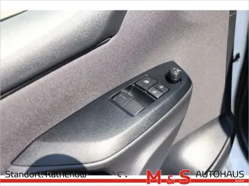 Yaris 1.0 Basis