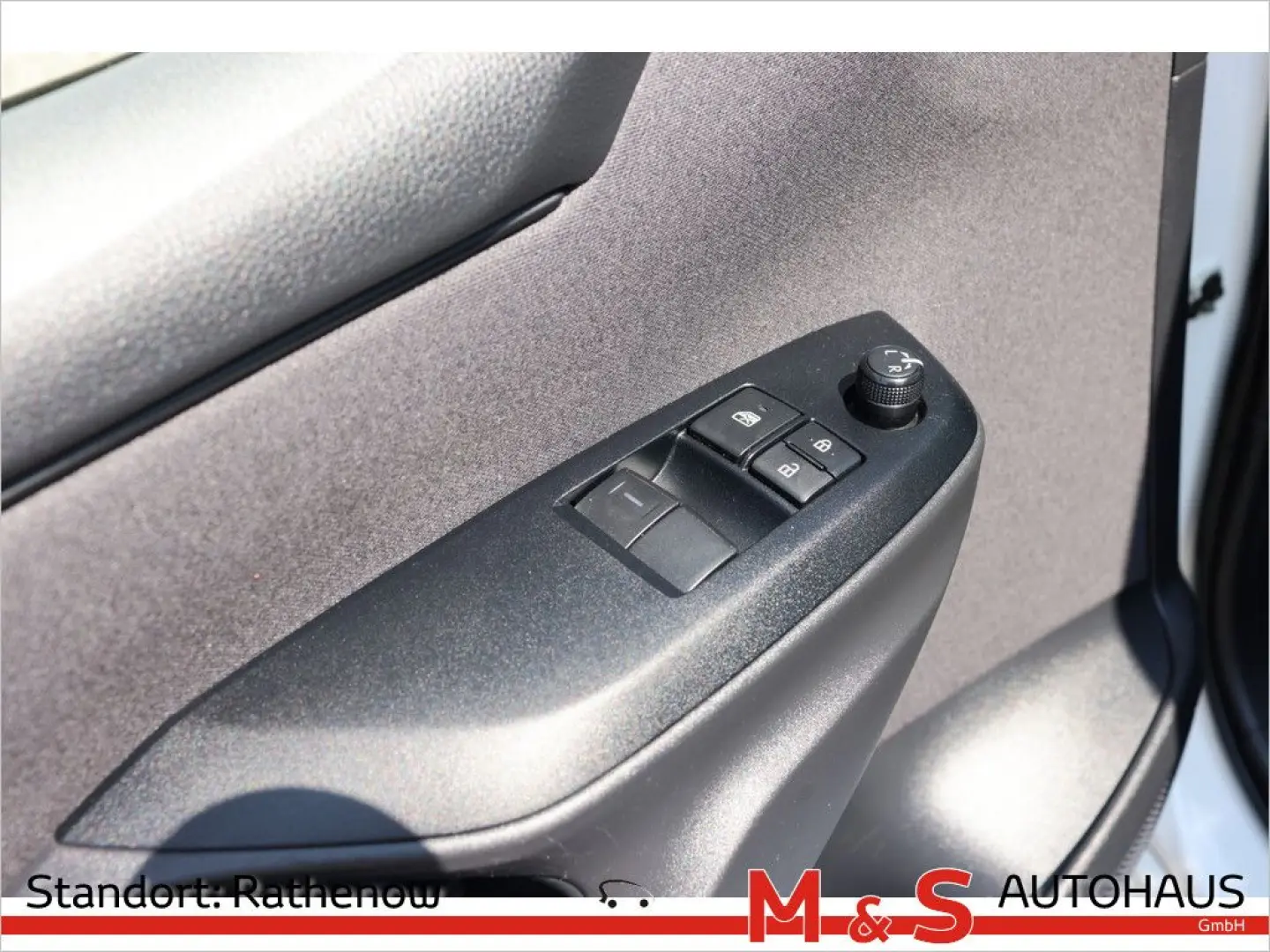 Yaris 1.0 Basis