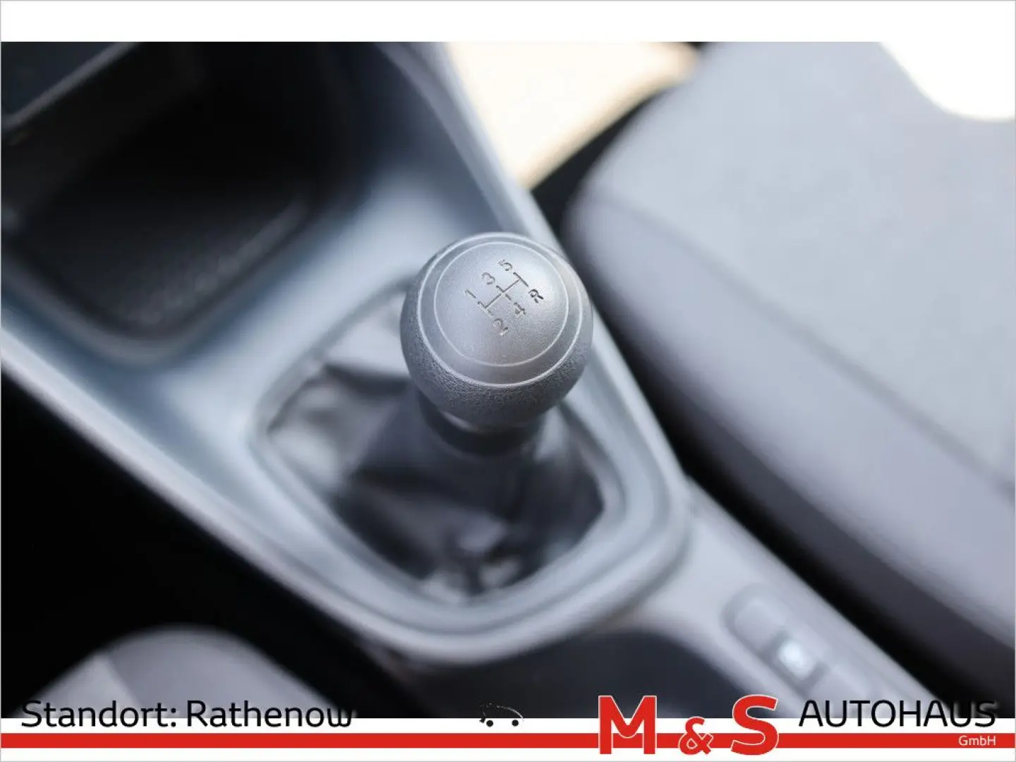Yaris 1.0 Basis