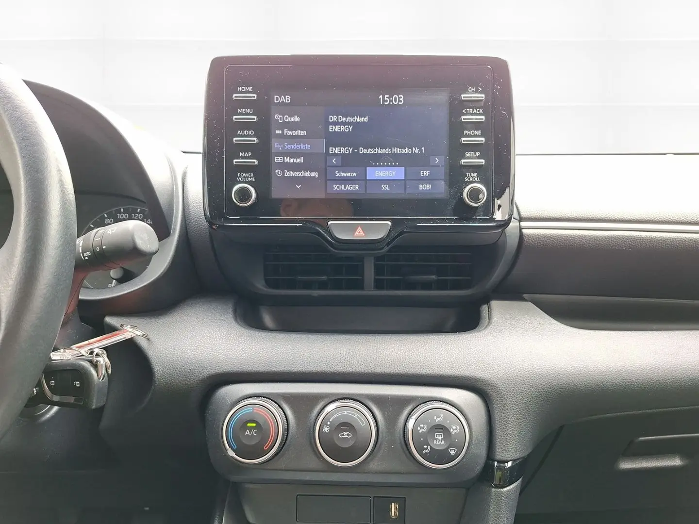 Yaris 1.0 Comfort +Klima +Apple CarPlay +Android
