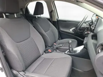 Yaris 1.0 Comfort +Klima +Apple CarPlay +Android