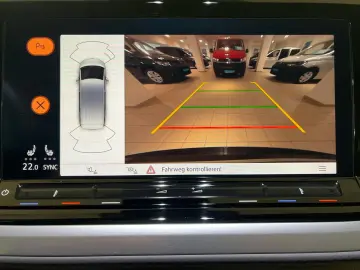 Multivan 2.0TDI Life DSG 7Sitz AHK Kamera LED