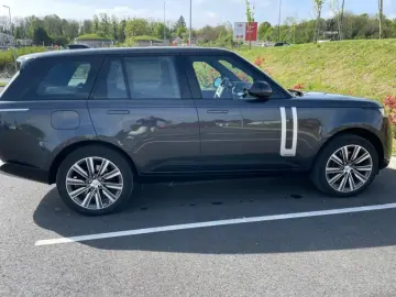 Range Rover 3.0 P440e Autobiography